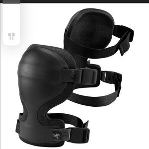 Arcteryx arc’teryx knee caps pads new black leaf